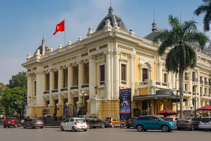 Nhà hát Lớn Hà Nội trong nắng